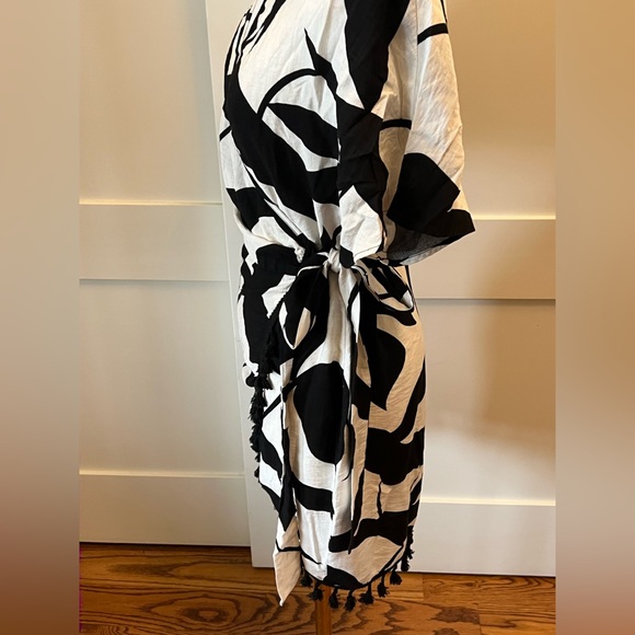 NWOT- Cupshe Dark Hibiscus Floral Cover-Up Mini Dress- Size XL - Picture 8 of 13